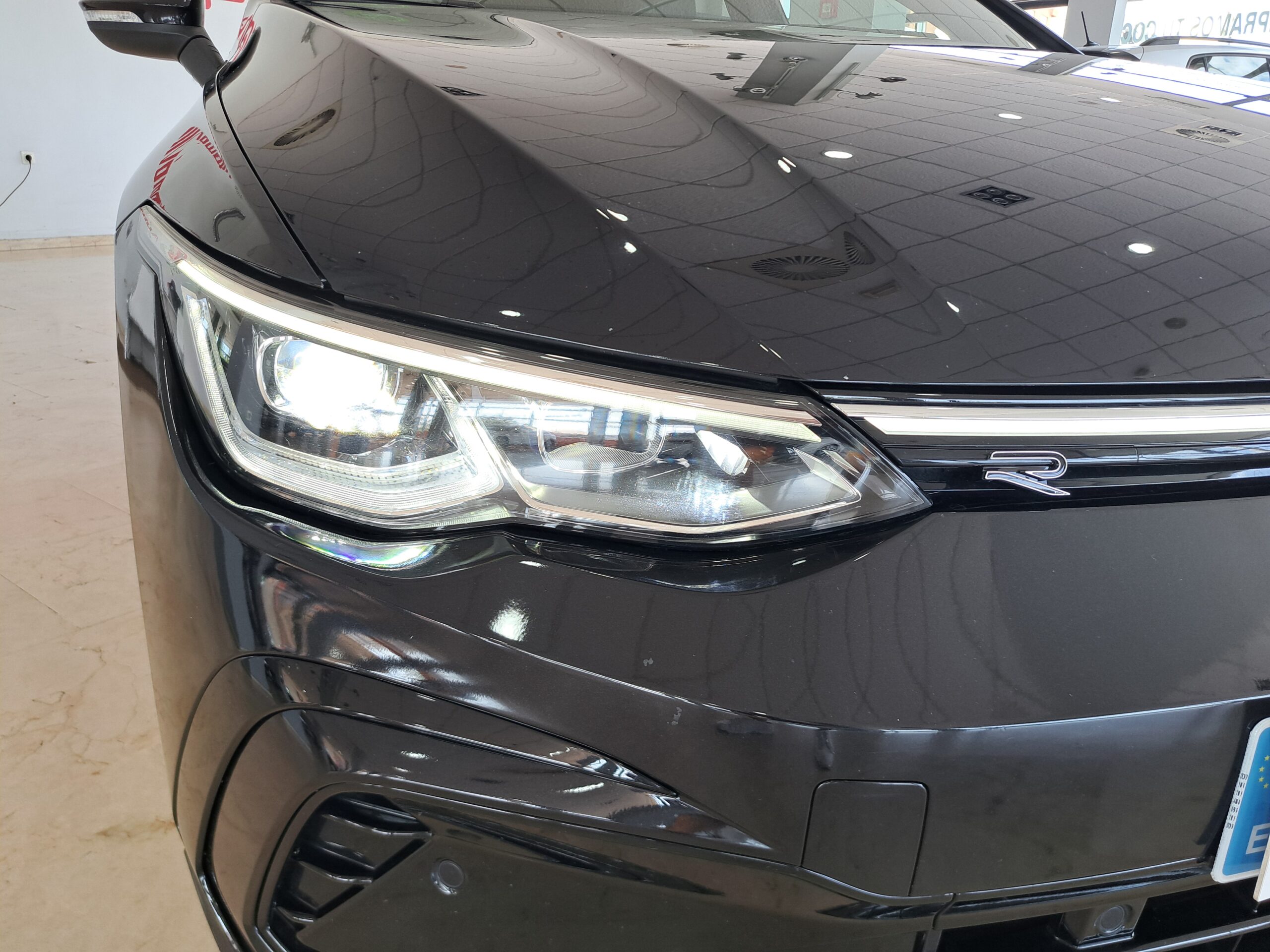Volkswagen Golf 1.5 Tsi R-Line 150cv