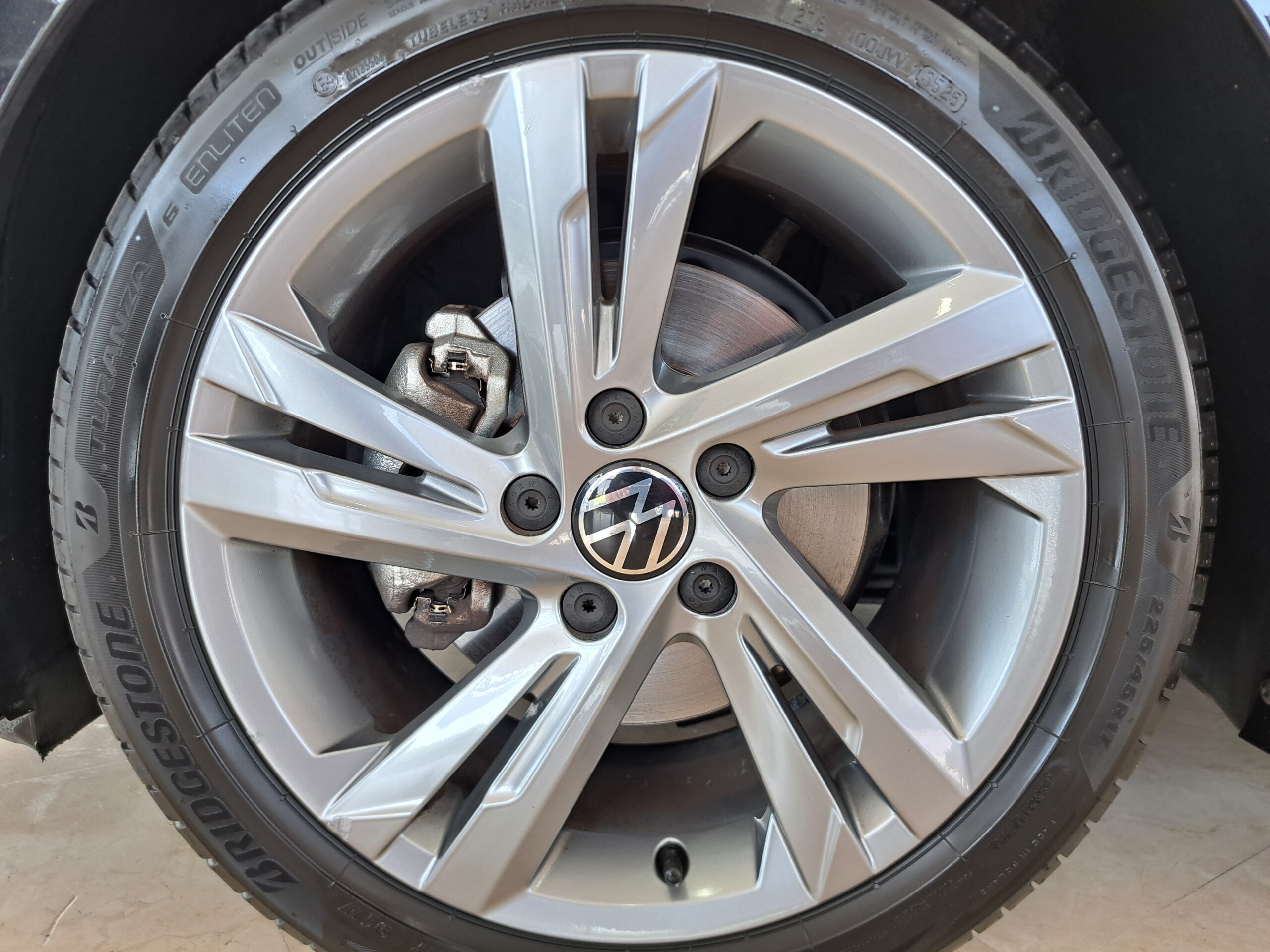 Volkswagen Golf 1.5 Tsi R-Line 150cv